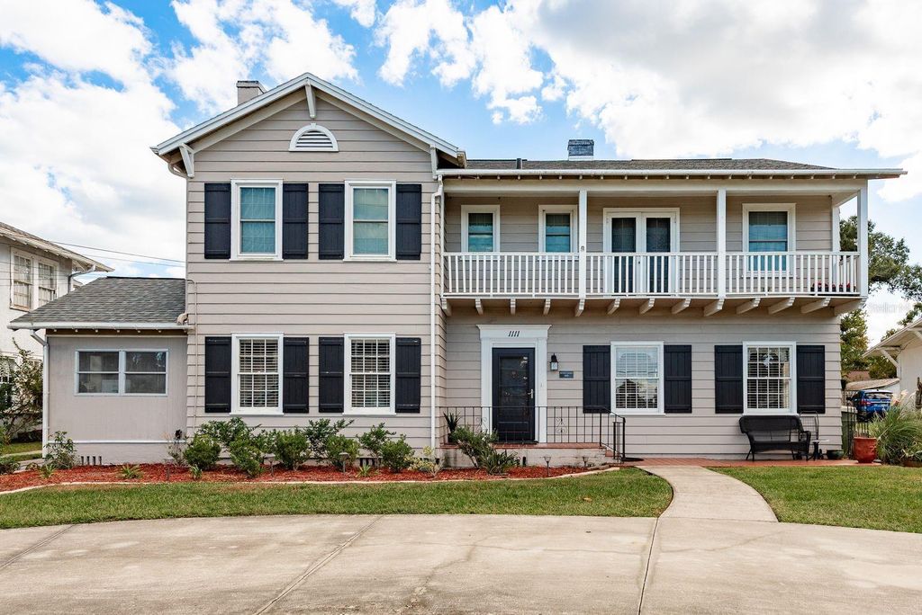 Photo of 1111 W Line Street, Leesburg, FL 34748 (MLS # TB8440514)