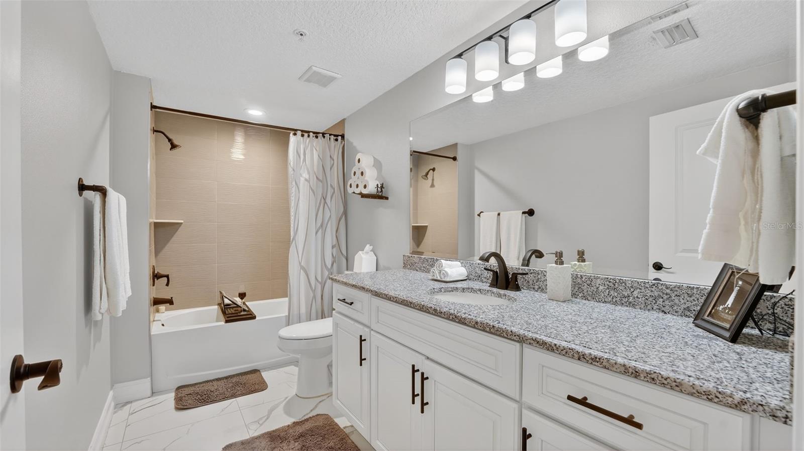 RIVER PALMS RIVER FRONT CONDOMINIUM - Residential