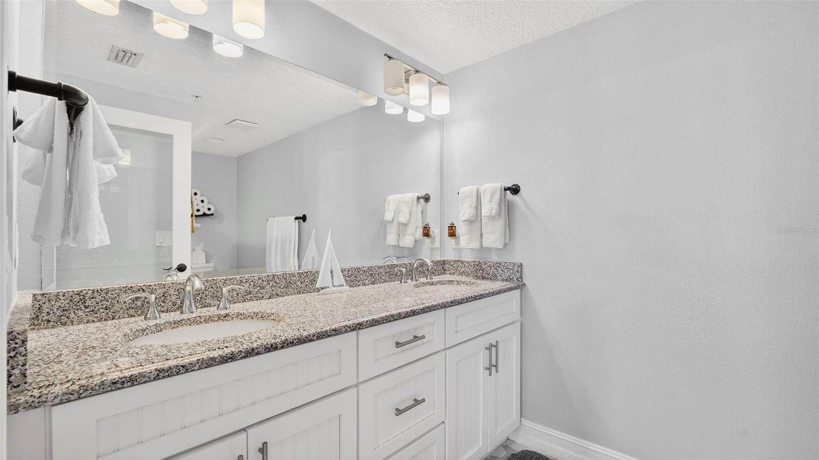 RIVER PALMS RIVER FRONT CONDOMINIUM - Residential