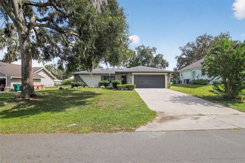 Photo of 1140 Woodcrest Avenue, Inverness, FL 34453 (MLS # A4668722) Photo of 1140 Woodcrest Avenue, Inverness, FL 34453 (MLS # A4668722)