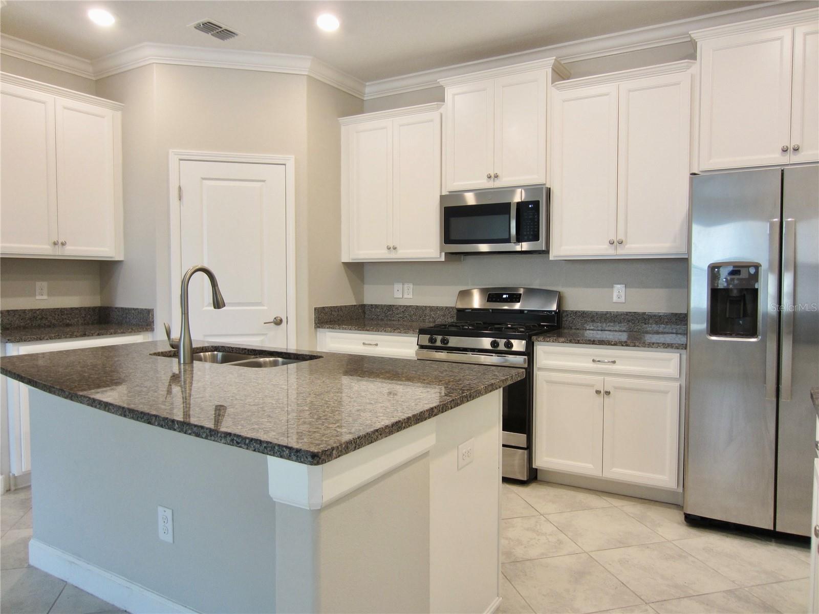 OAKWOOD PRESERVE - Residential