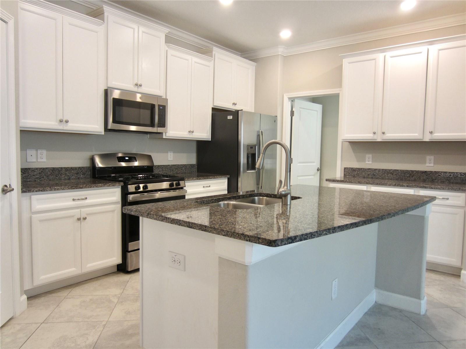 OAKWOOD PRESERVE - Residential