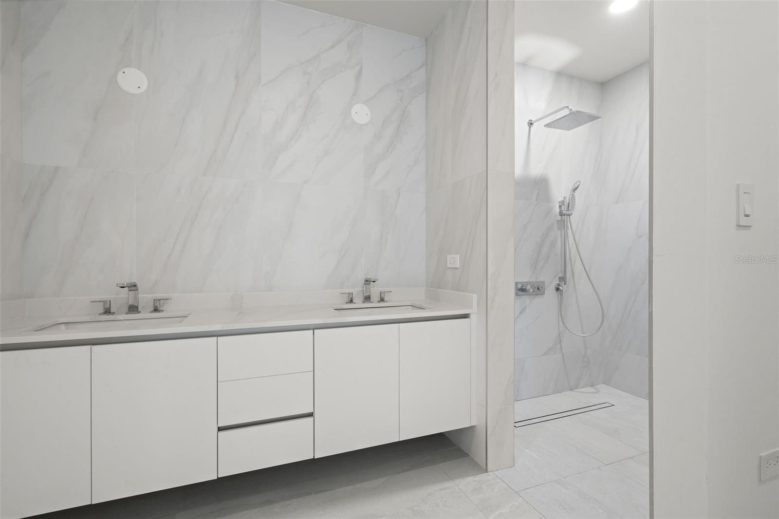 LE PARC 203 - Residential
