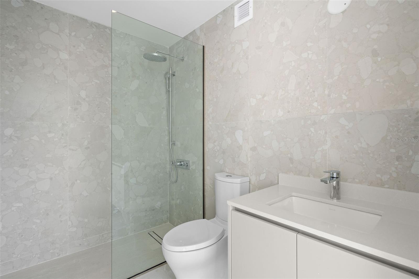 LE PARC 203 - Residential