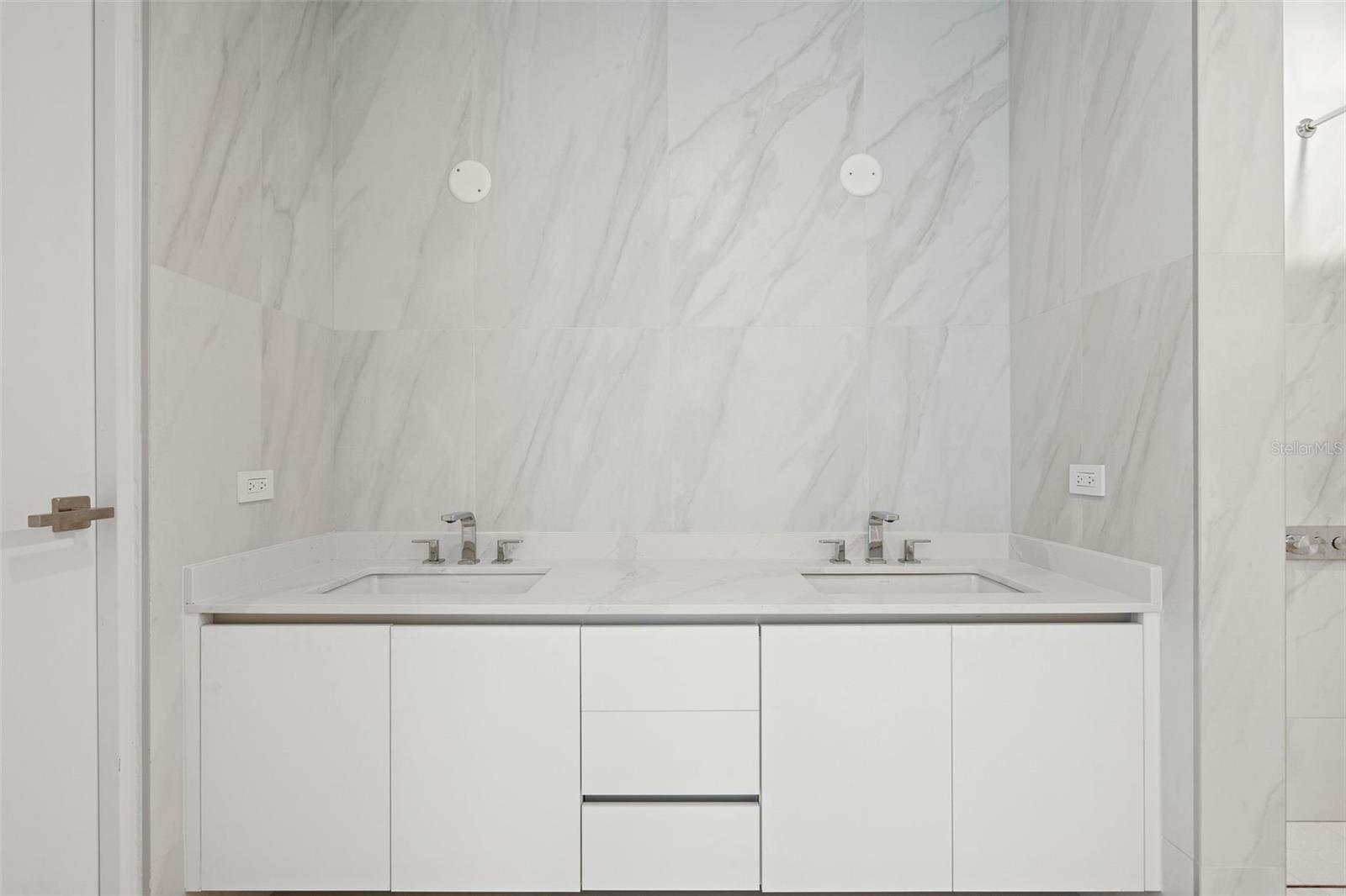 LE PARC 203 - Residential