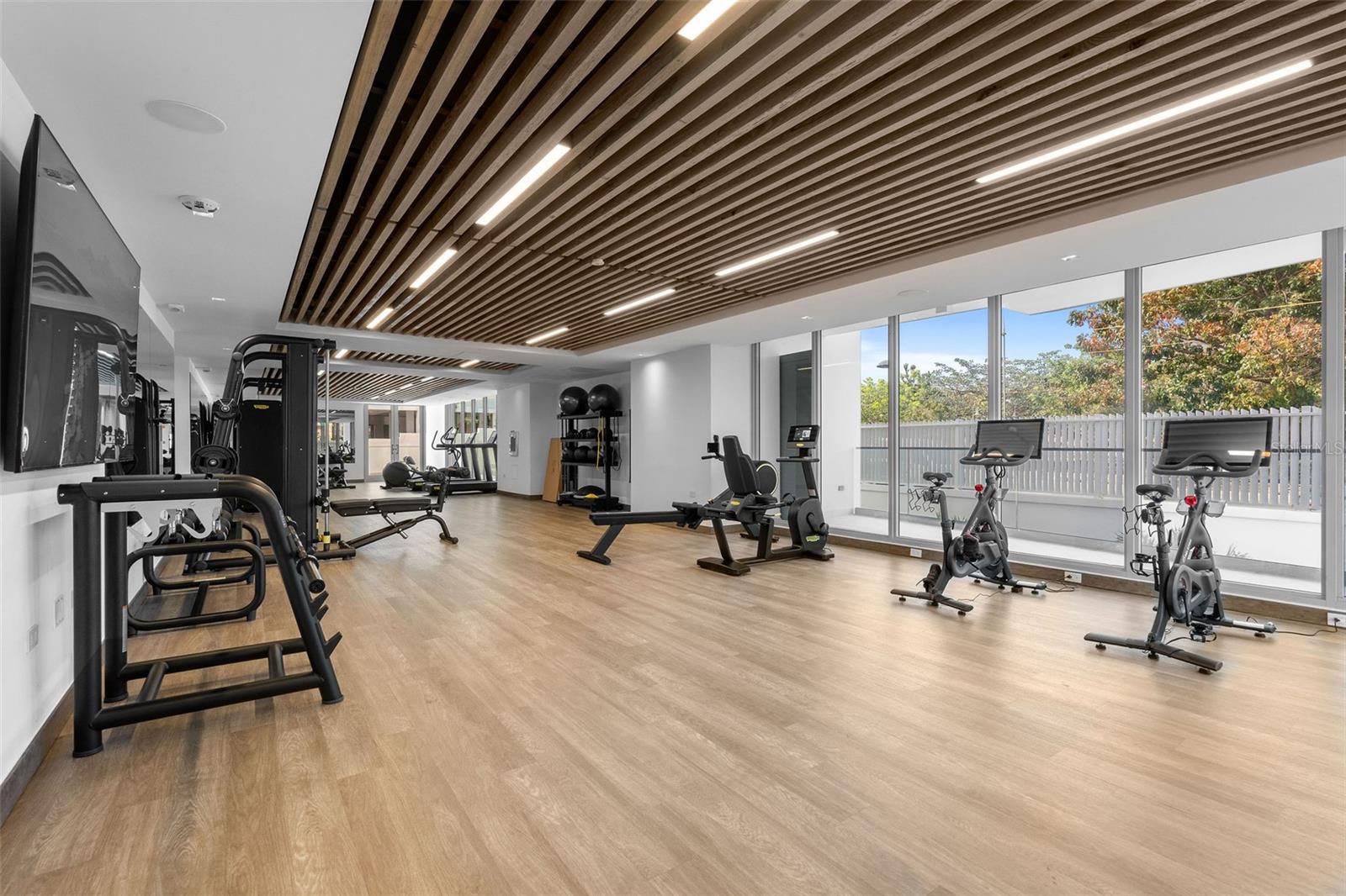 LE PARC 203 - Residential