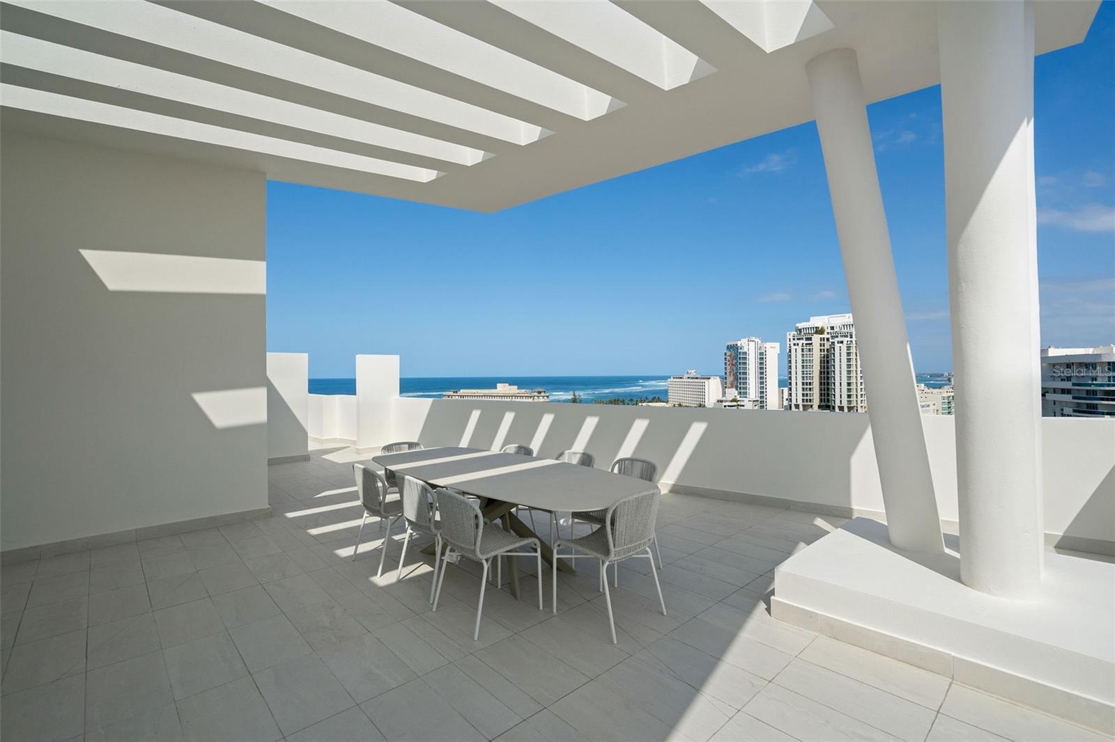 LE PARC 203 - Residential
