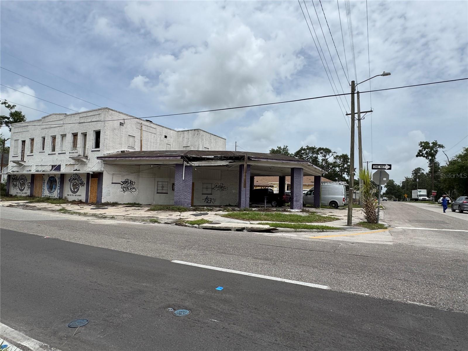 INVESTOR SPECIAL....MAGNIFICENT WAREHOUSE IN YBOR DISTRICT.....This building has many opportunities for growing commercial company. This property is zoned CG which is commercial general. The warehouse is in redevelopment area of Ybor. Won’t last long....Seller is taking offers.