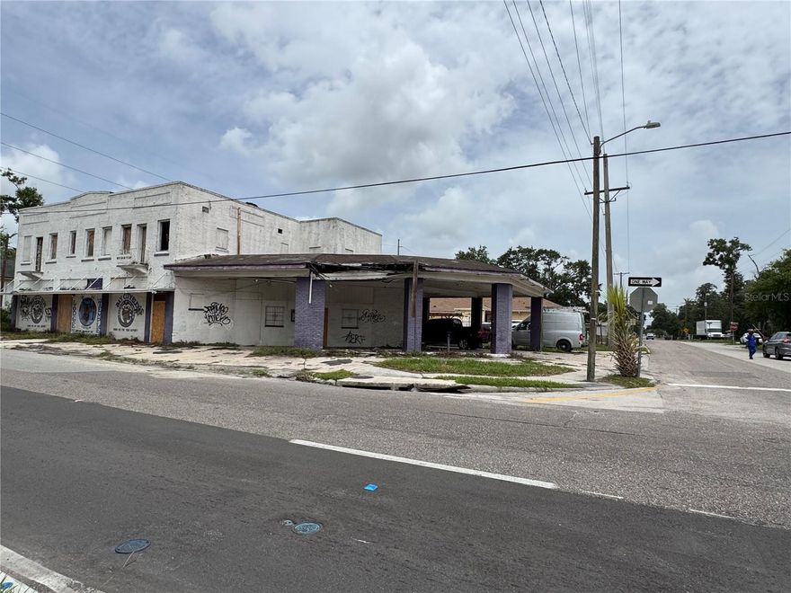 INVESTOR SPECIAL....MAGNIFICENT WAREHOUSE IN YBOR DISTRICT.....This building has many opportunities for growing commercial company. This property is zoned CG which is commercial general. The warehouse is in redevelopment area of Ybor. Won’t last long....Seller is taking offers.