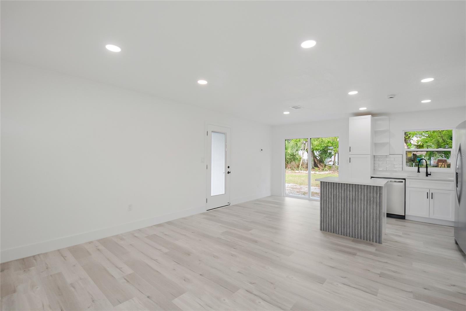 LAKE MANN ESTATES - Residential