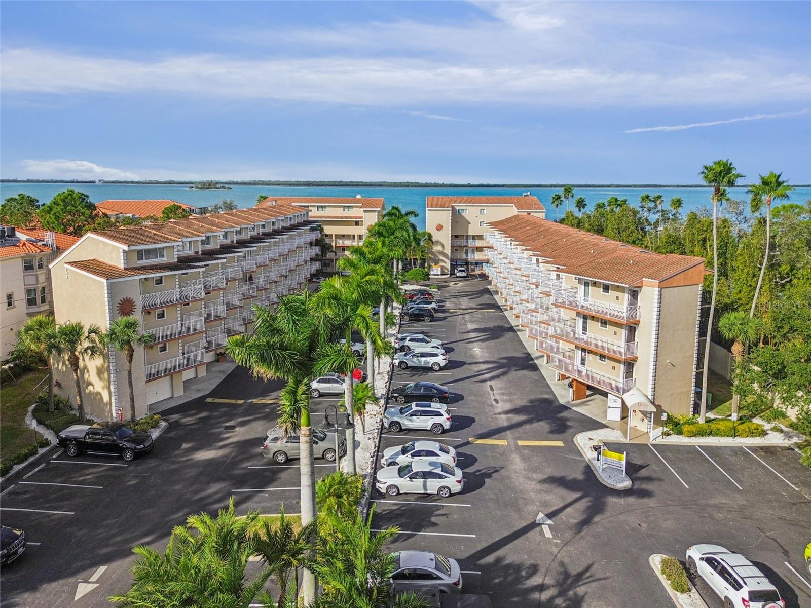 ROYAL YACHT CLUB NORTH CONDO - Residential