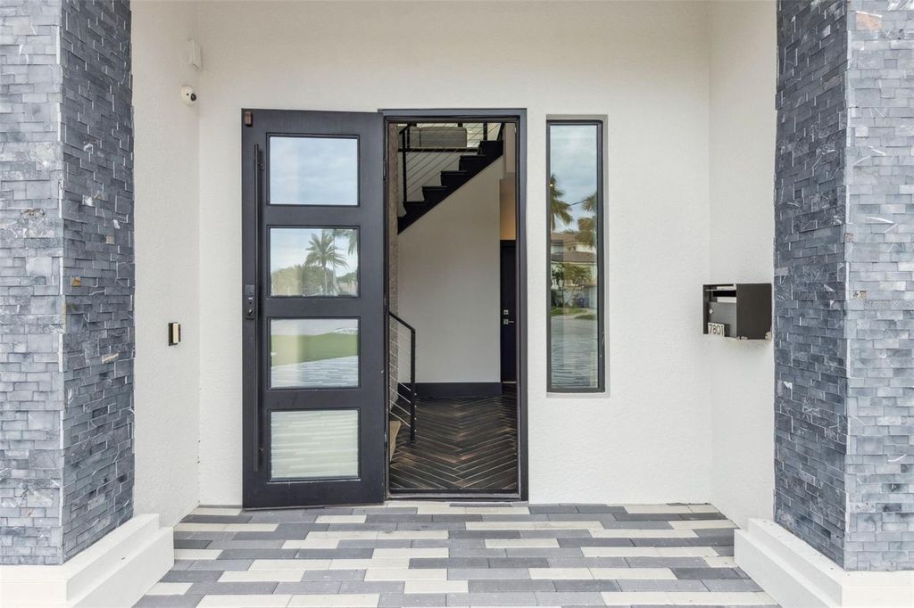 Photo of 7801 9th Avenue S, St Petersburg, FL 33707 (MLS # O6369589)