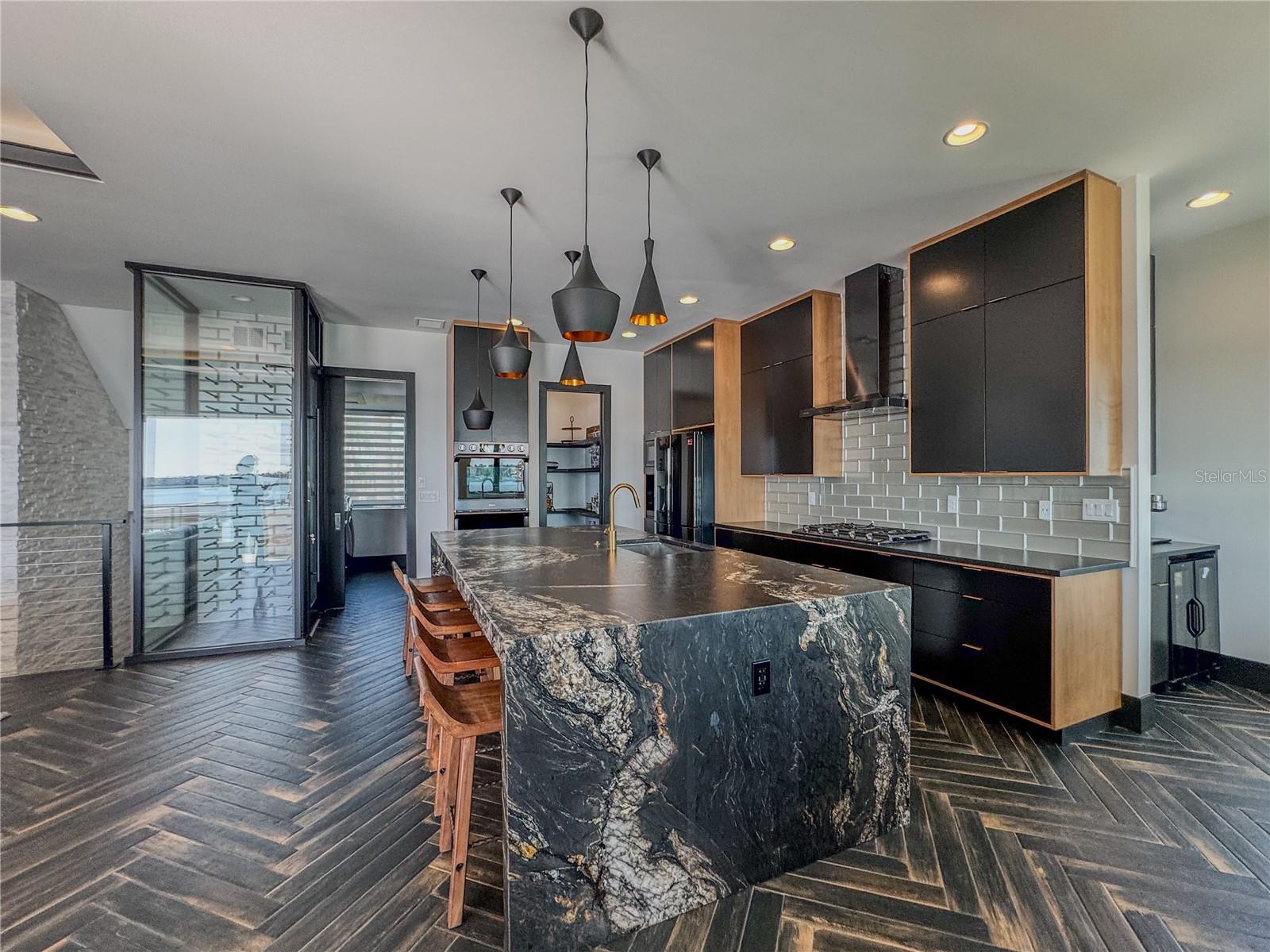 SOUTH CSWY ISLE YACHT CLUB ADD - Residential