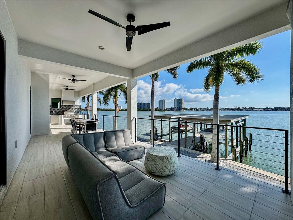 Photo of 7801 9th Avenue S, St Petersburg, FL 33707 (MLS # O6369589)