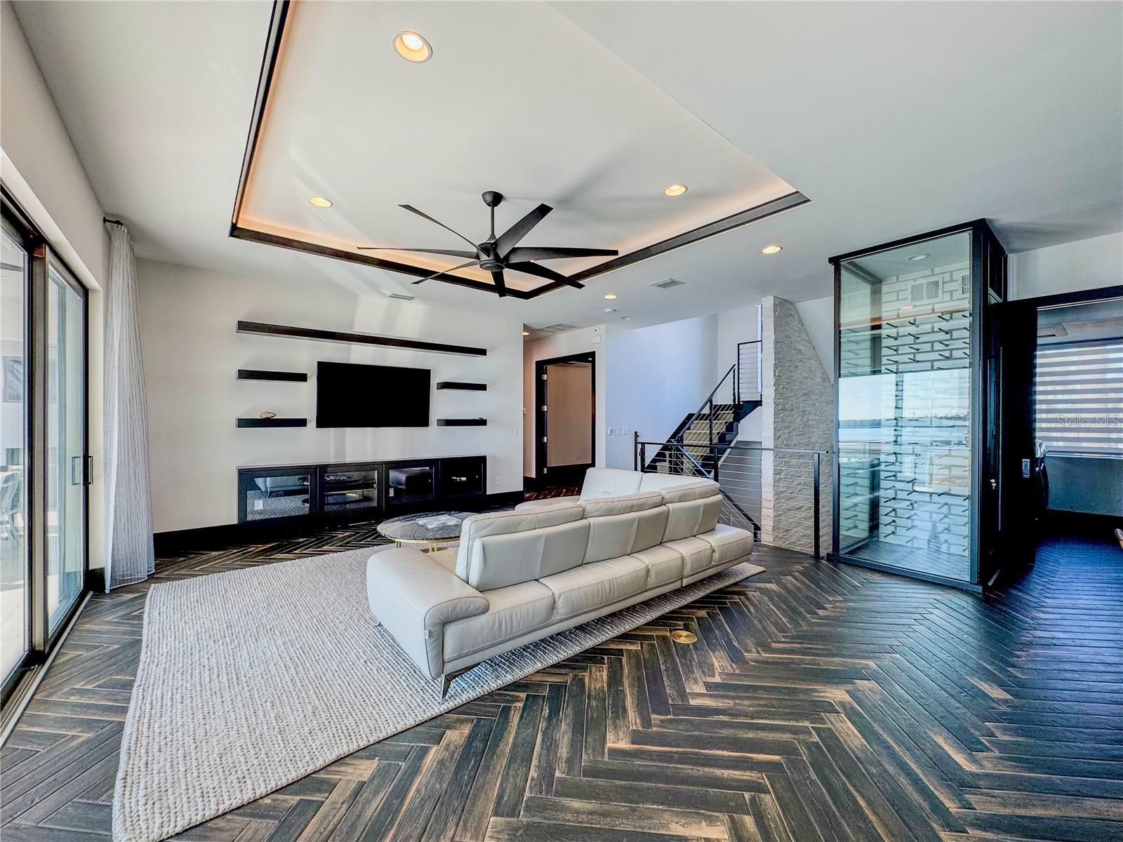 SOUTH CSWY ISLE YACHT CLUB ADD - Residential