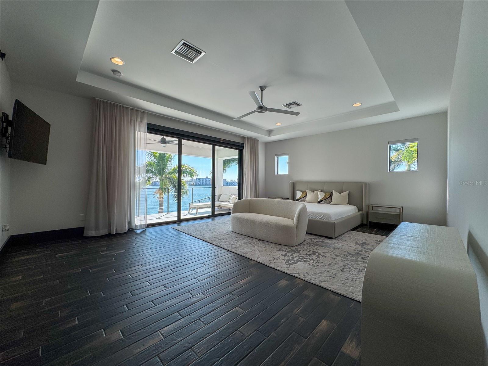 SOUTH CSWY ISLE YACHT CLUB ADD - Residential