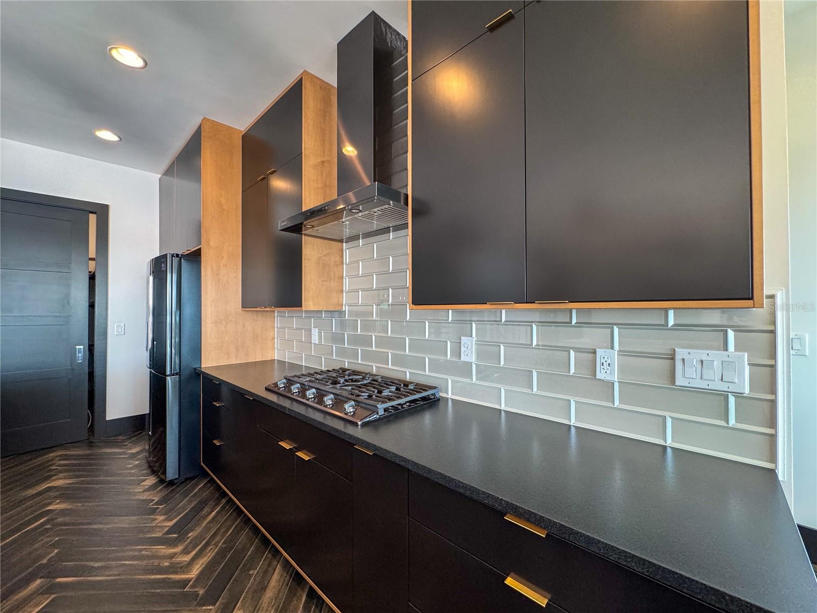 SOUTH CSWY ISLE YACHT CLUB ADD - Residential