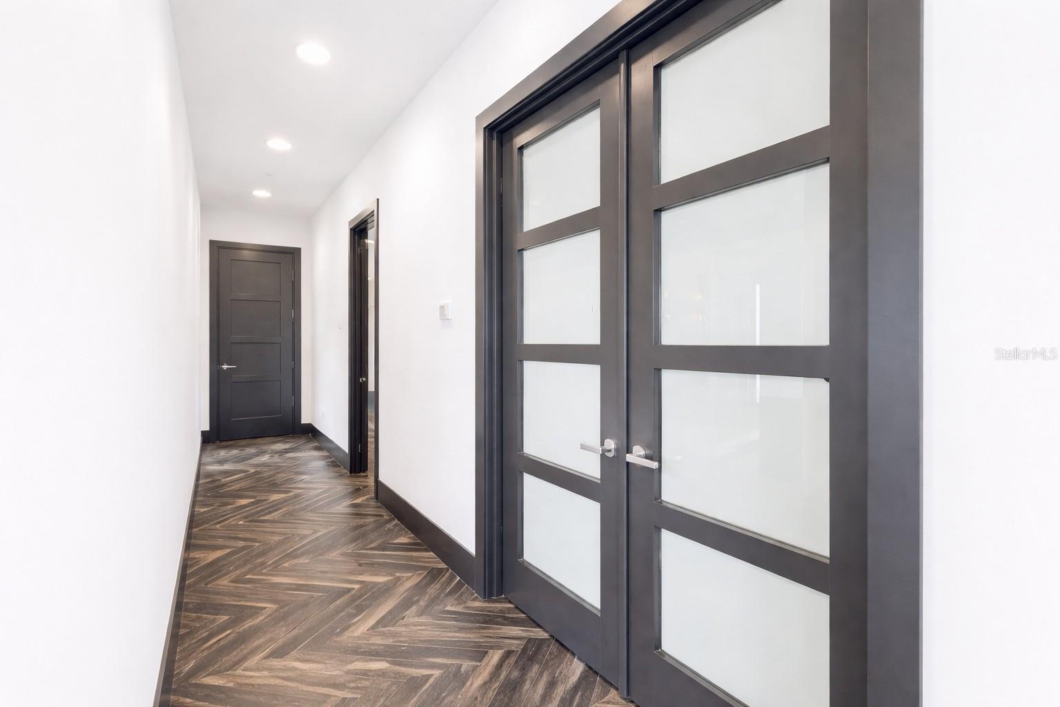 SOUTH CSWY ISLE YACHT CLUB ADD - Residential