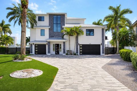 Photo of 7801 9th Avenue S, St Petersburg, FL 33707 (MLS # O6369589)