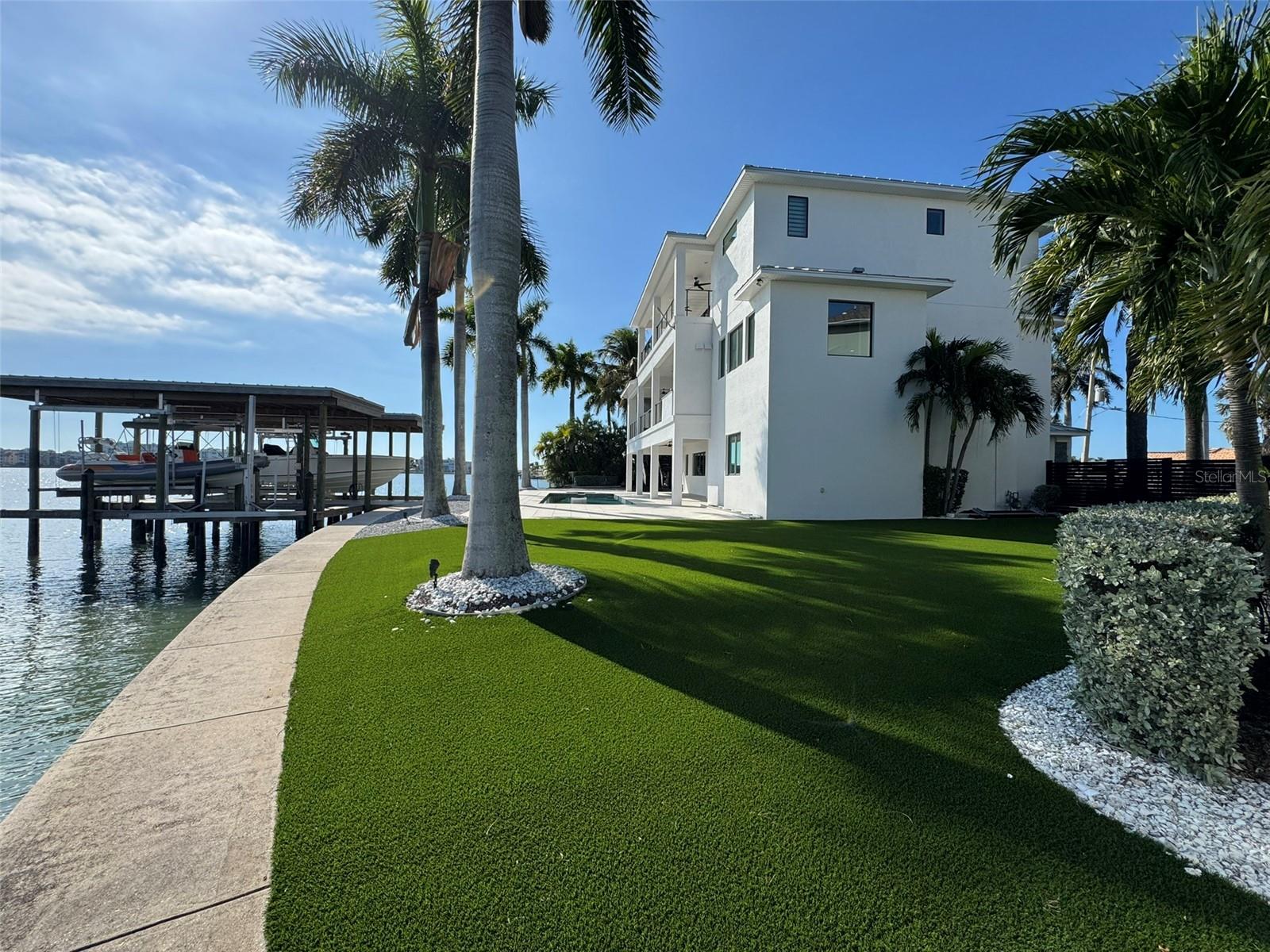 SOUTH CSWY ISLE YACHT CLUB ADD - Residential