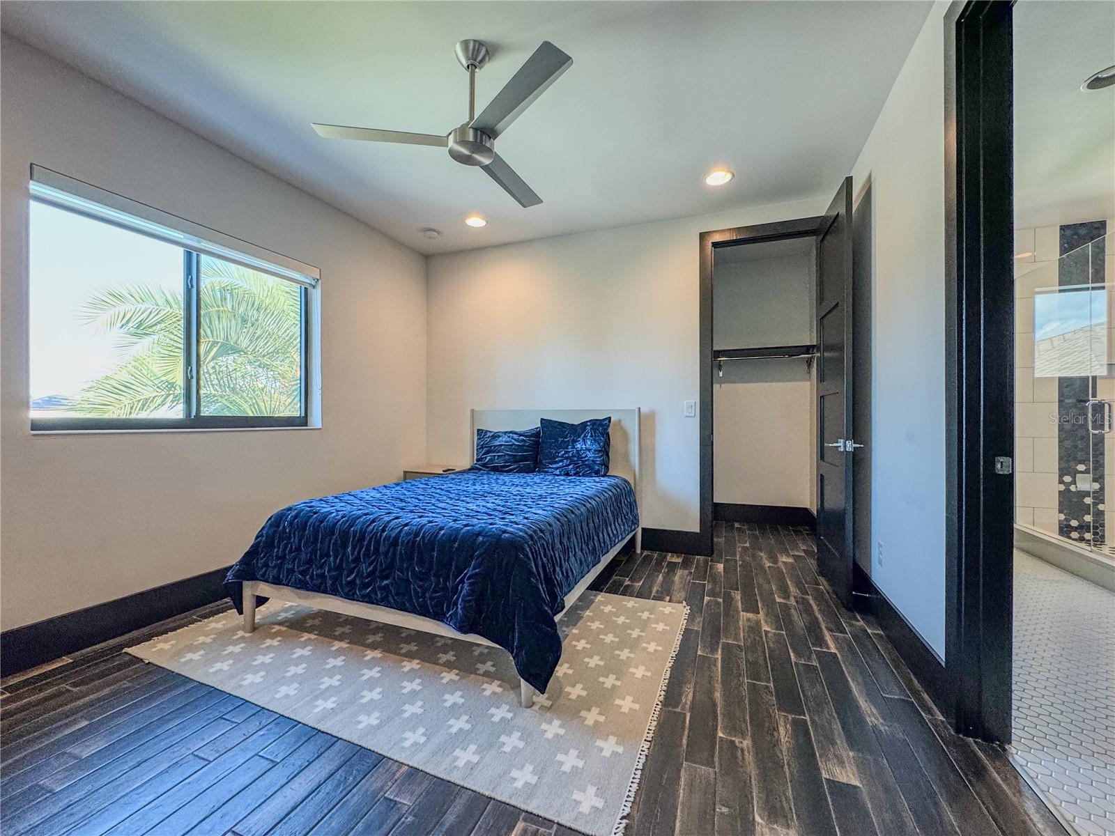 SOUTH CSWY ISLE YACHT CLUB ADD - Residential