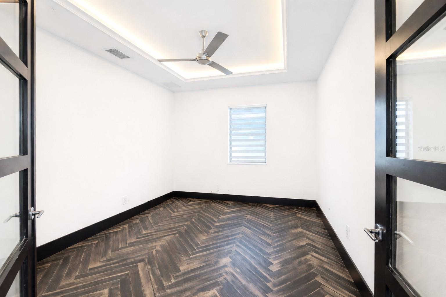 SOUTH CSWY ISLE YACHT CLUB ADD - Residential