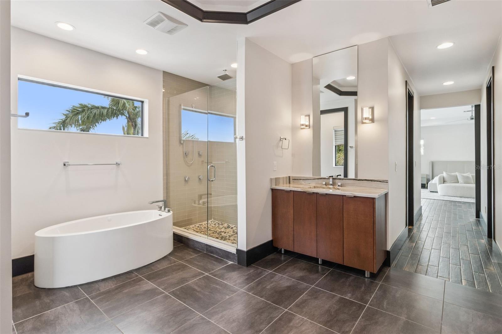 SOUTH CSWY ISLE YACHT CLUB ADD - Residential