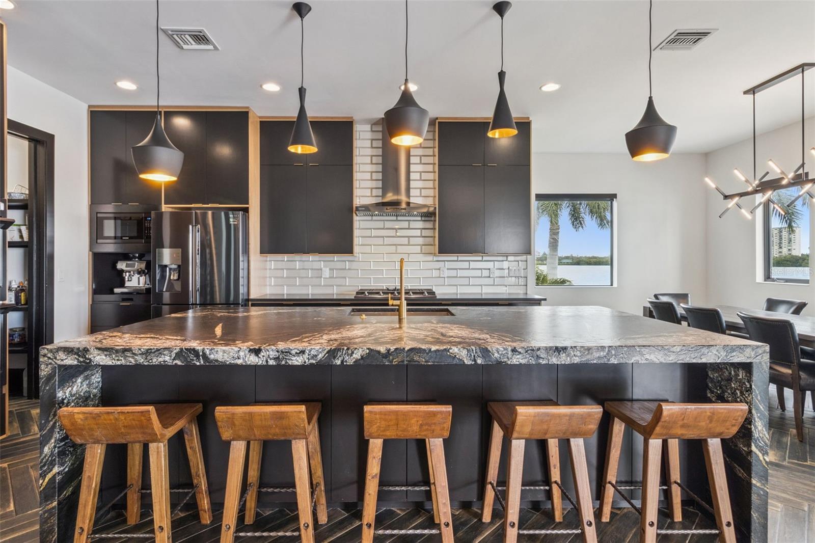 SOUTH CSWY ISLE YACHT CLUB ADD - Residential