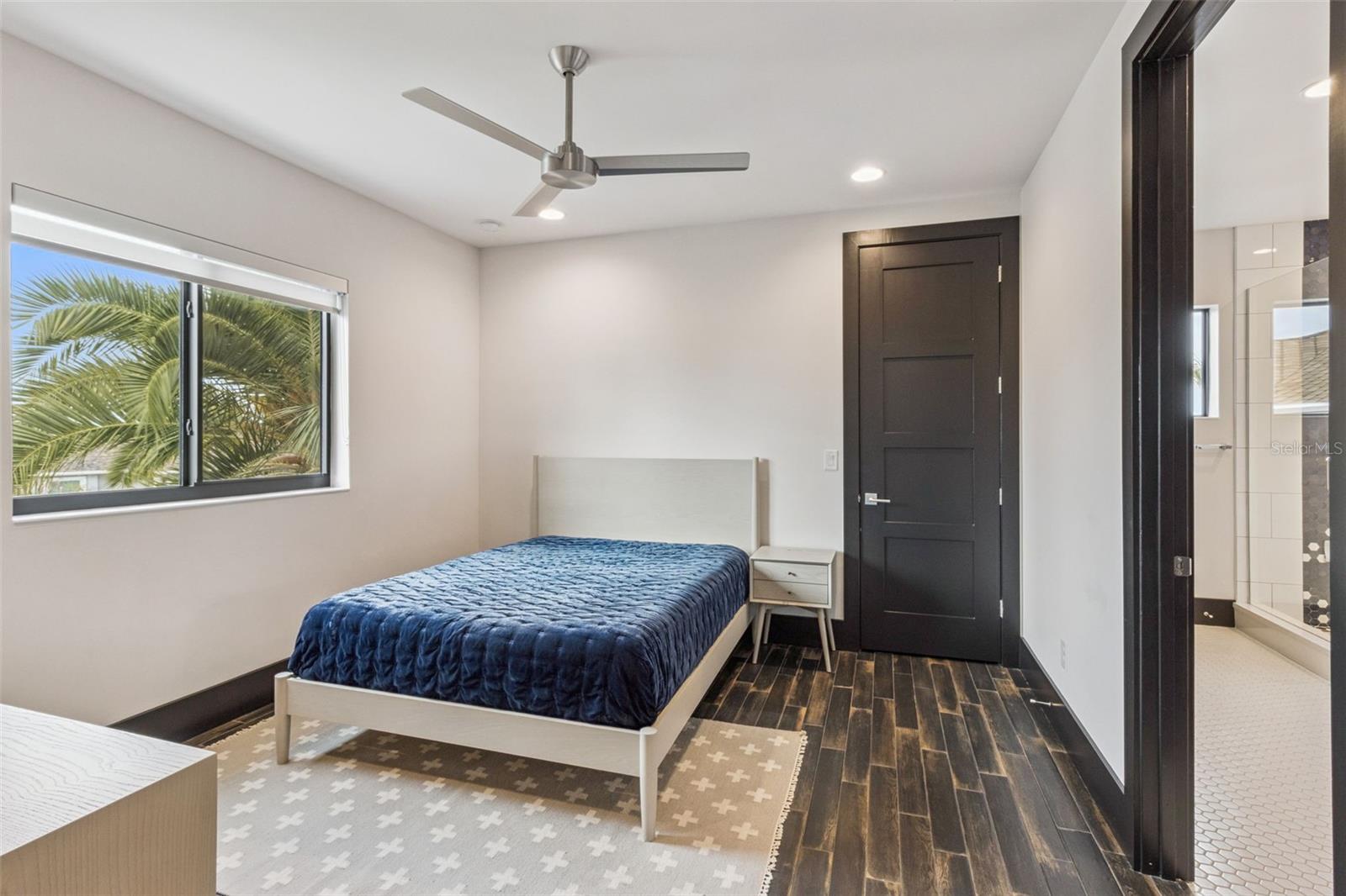 SOUTH CSWY ISLE YACHT CLUB ADD - Residential