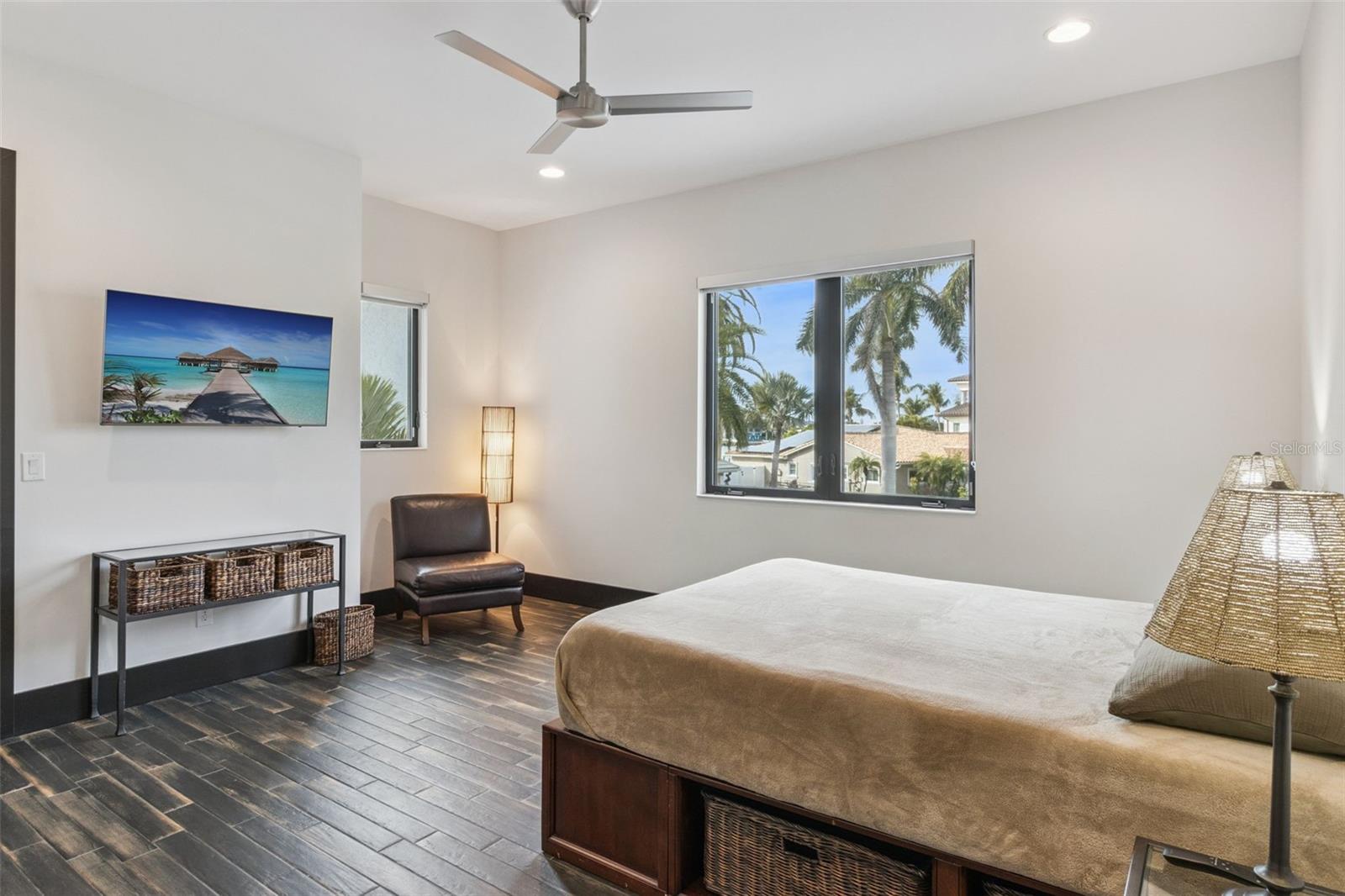 SOUTH CSWY ISLE YACHT CLUB ADD - Residential