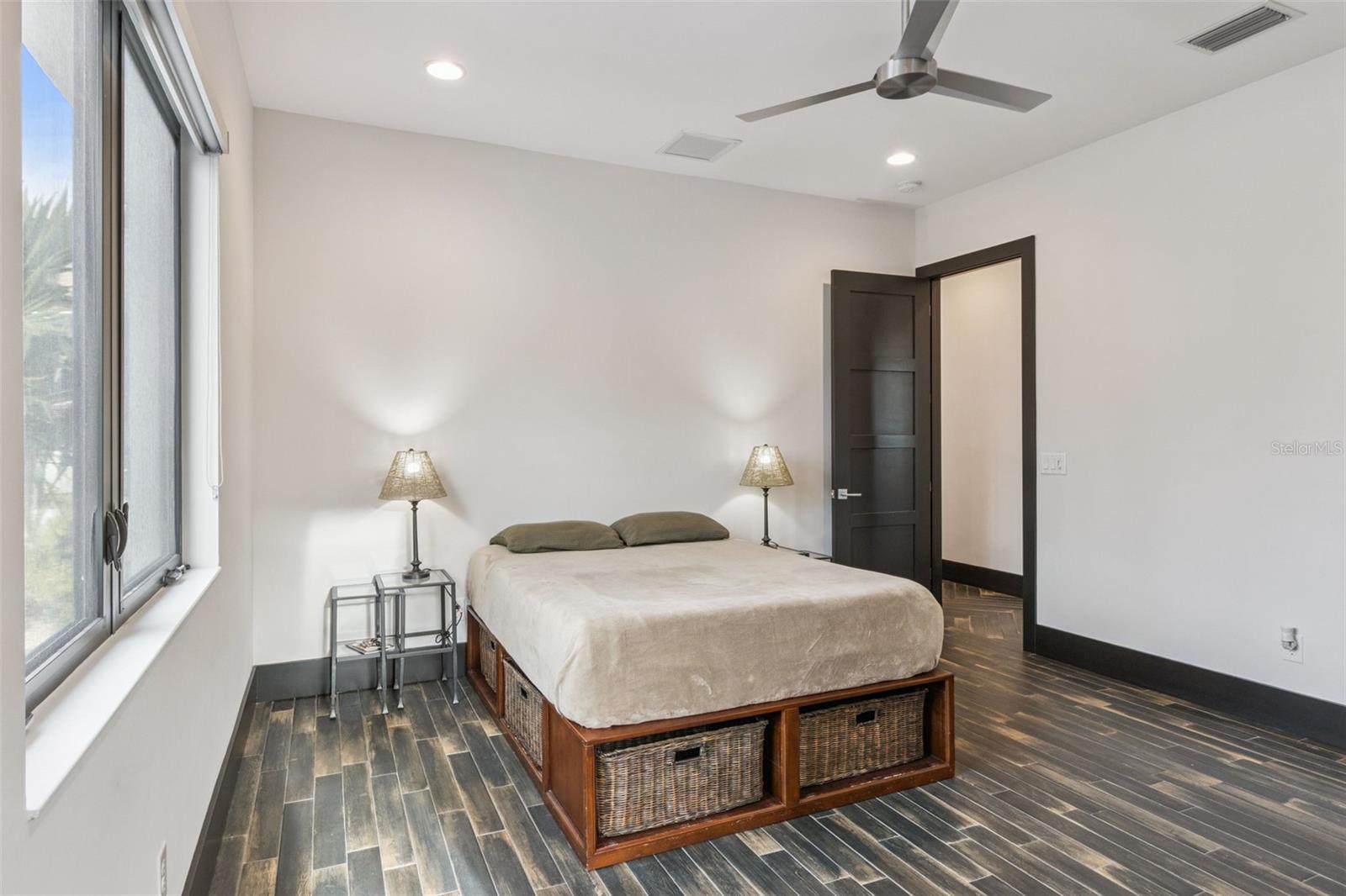 SOUTH CSWY ISLE YACHT CLUB ADD - Residential