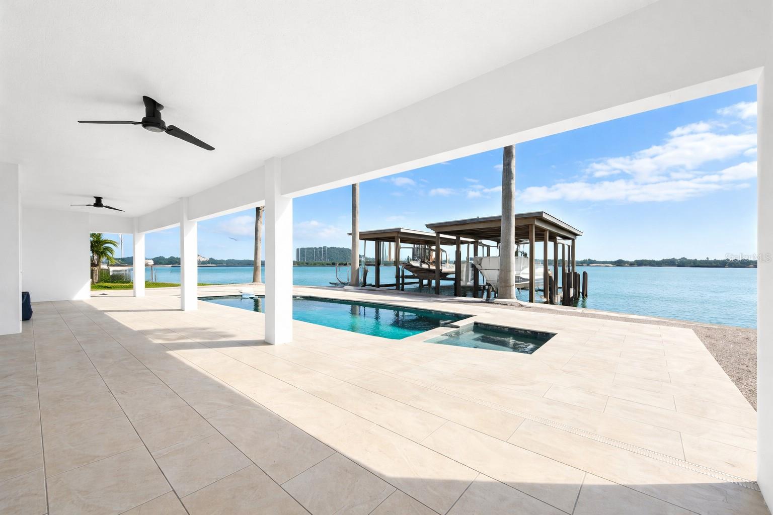 SOUTH CSWY ISLE YACHT CLUB ADD - Residential