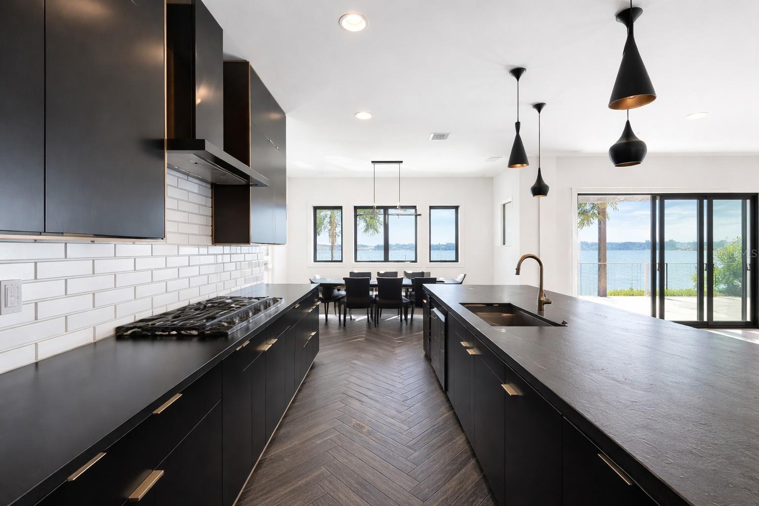 SOUTH CSWY ISLE YACHT CLUB ADD - Residential