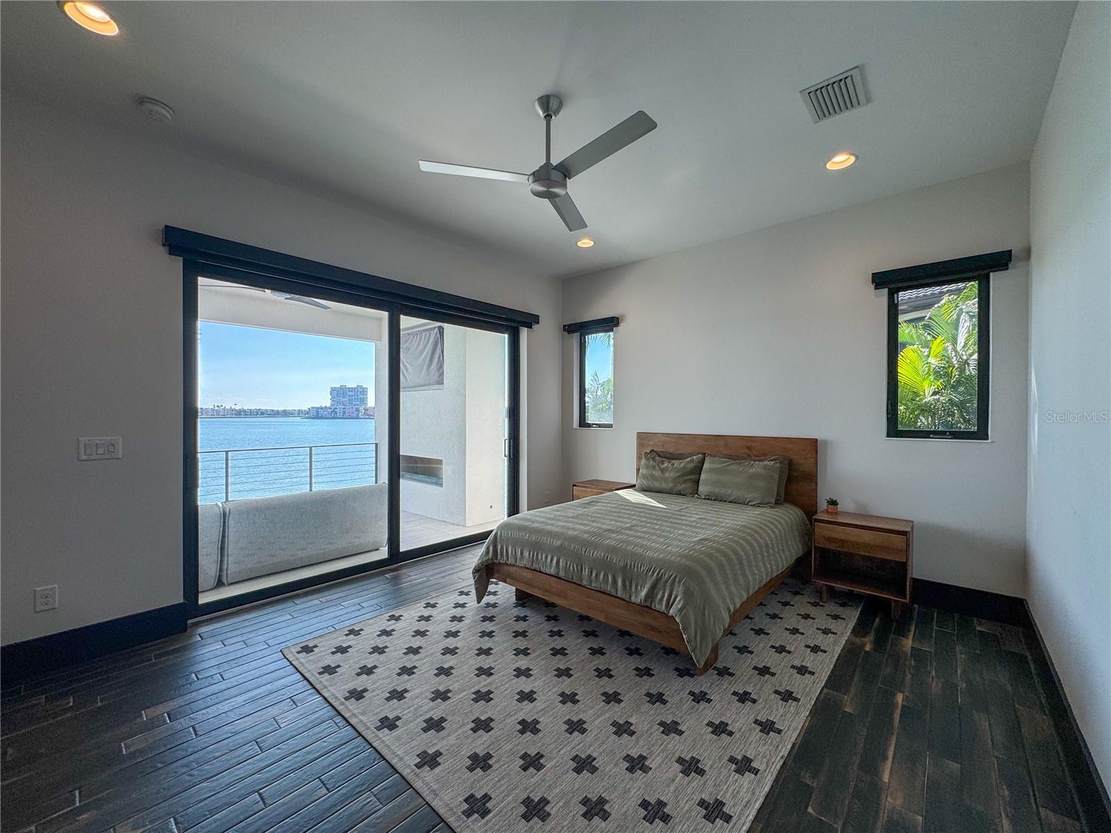 SOUTH CSWY ISLE YACHT CLUB ADD - Residential