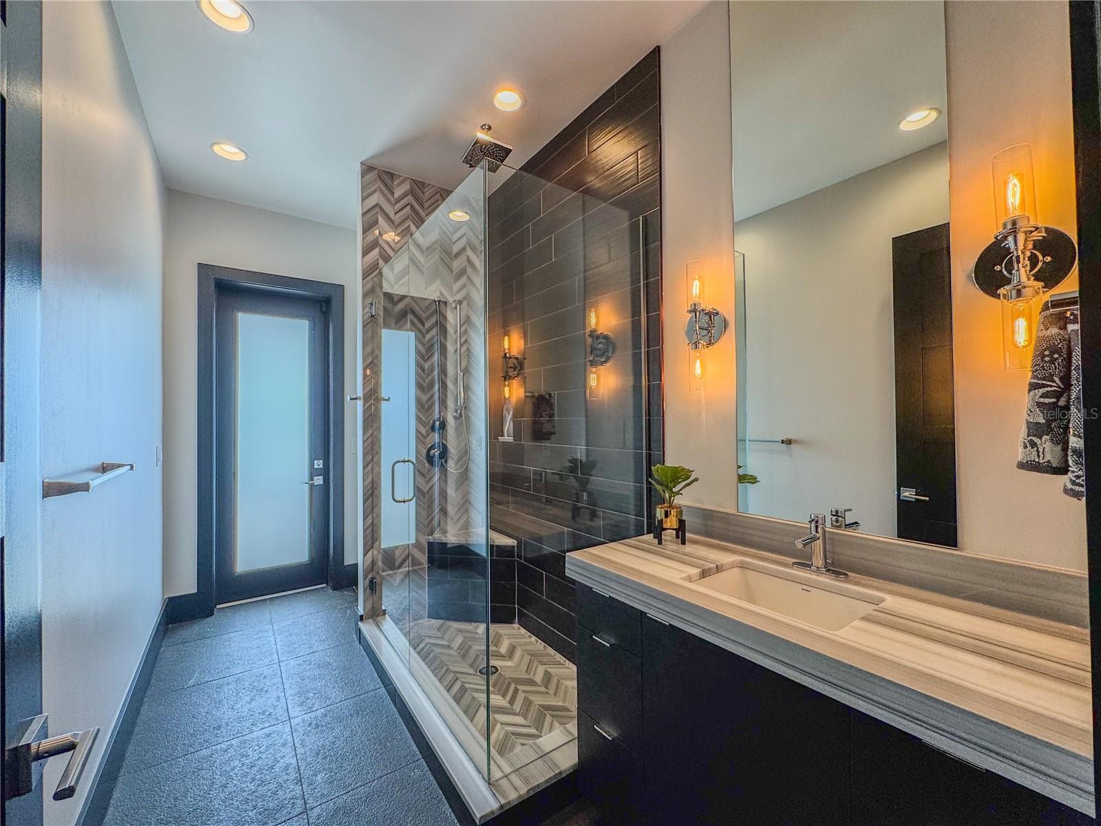 SOUTH CSWY ISLE YACHT CLUB ADD - Residential