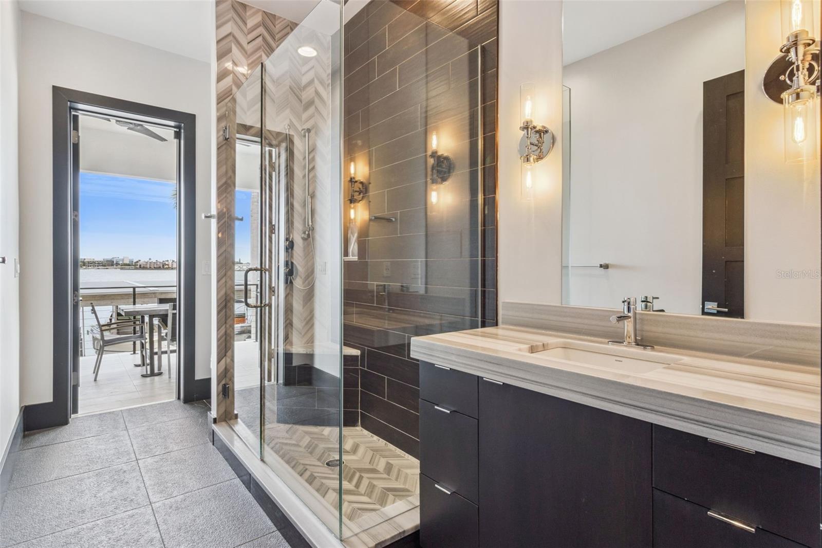 SOUTH CSWY ISLE YACHT CLUB ADD - Residential