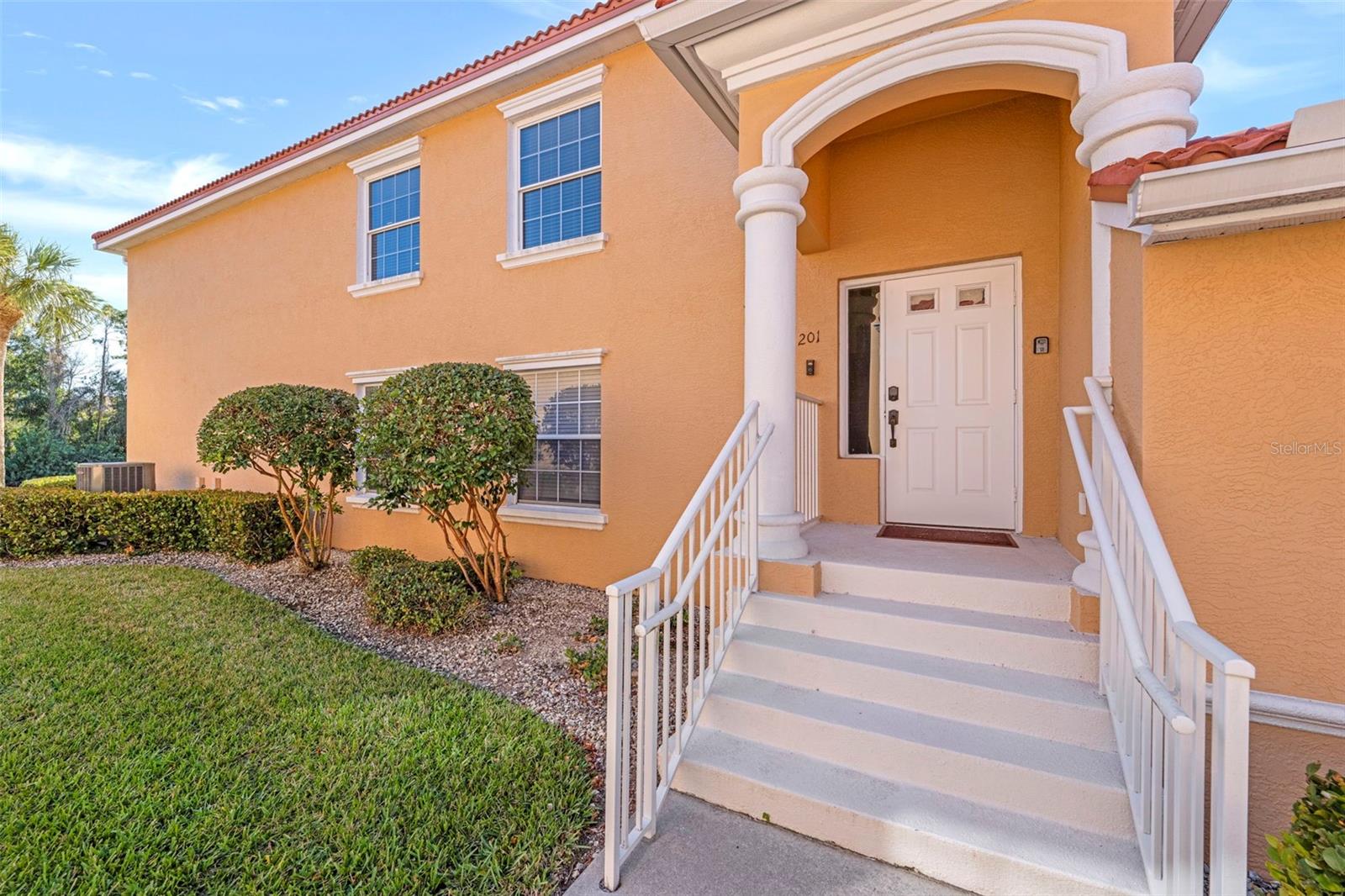 EAGLE RIDGE LAKES CONDO 01 & 02 - Residential