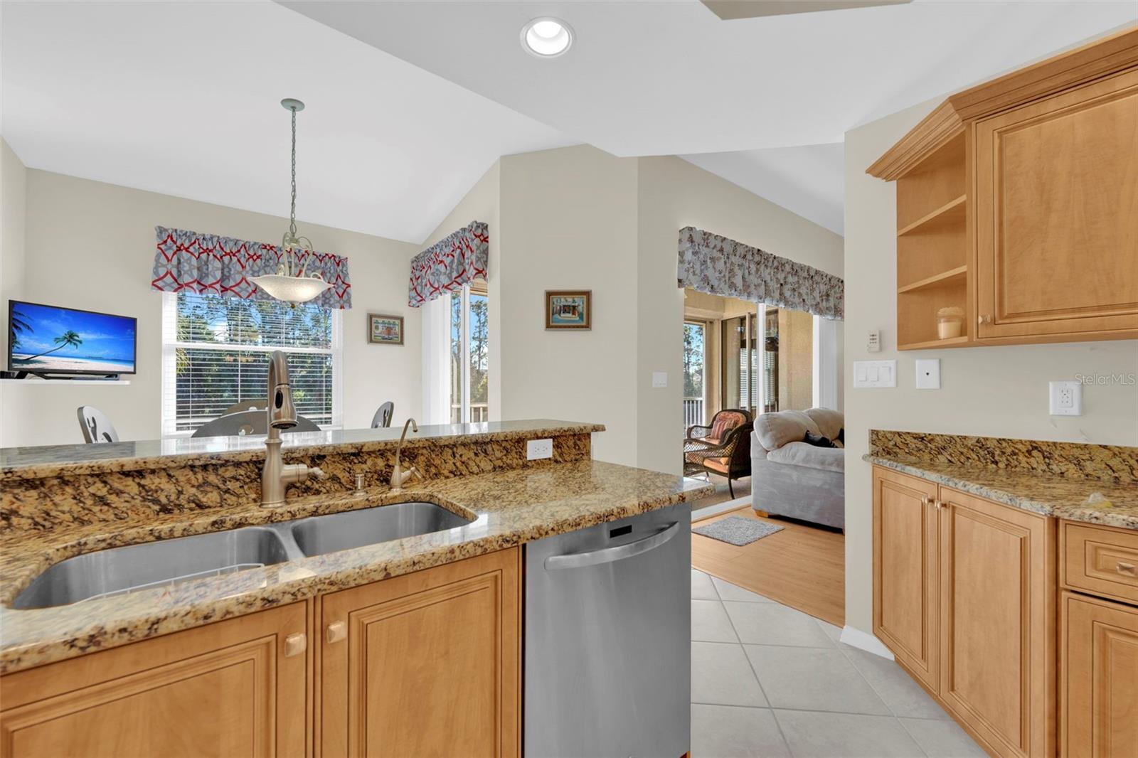 EAGLE RIDGE LAKES CONDO 01 & 02 - Residential