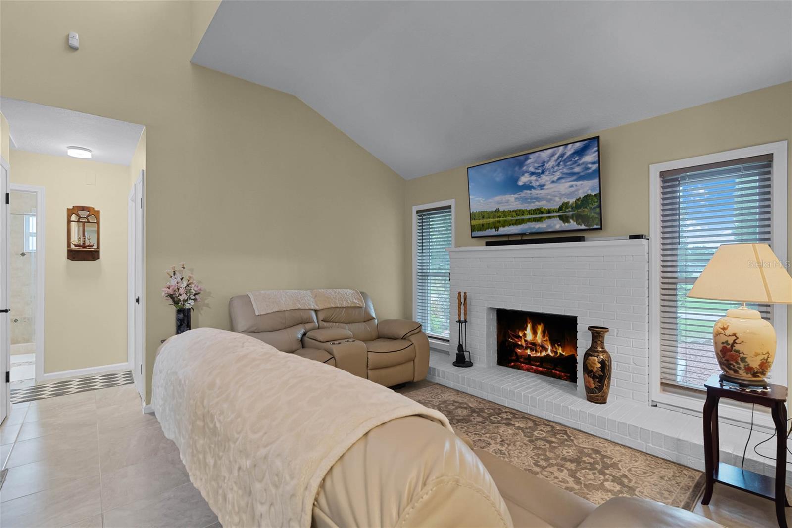 980 BLUEBIRD TERRACE
