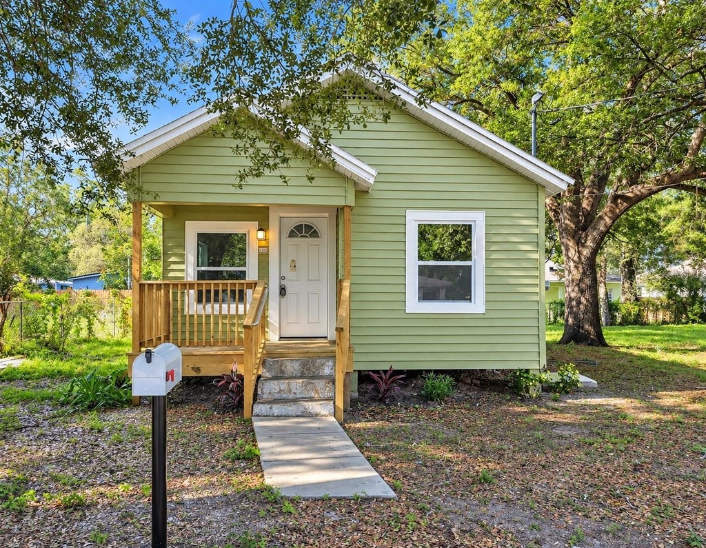 Photo of 3103 E Emma Street, Tampa, FL 33610 (MLS # TB8550824)