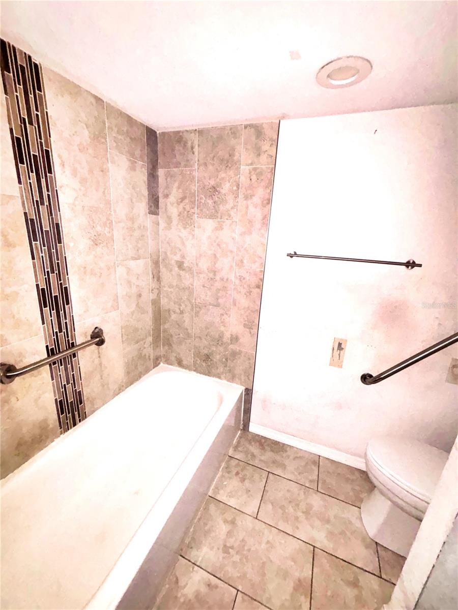 INVERNESS CONDO - Residential