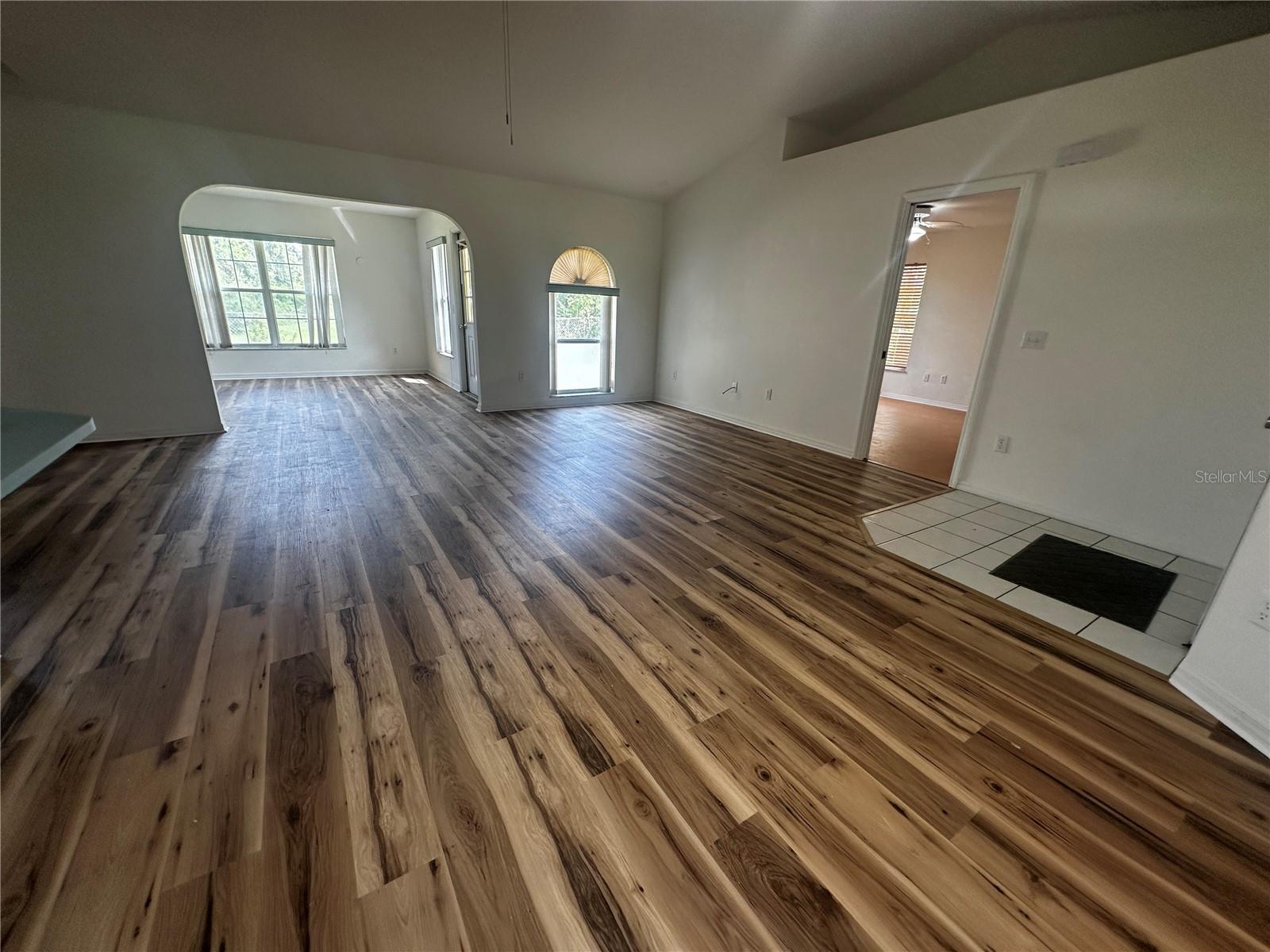 SUN COUNTRY ESTATE - Residential Lease