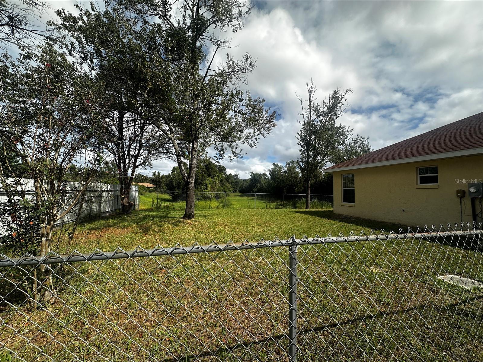 SUN COUNTRY ESTATE - Residential Lease