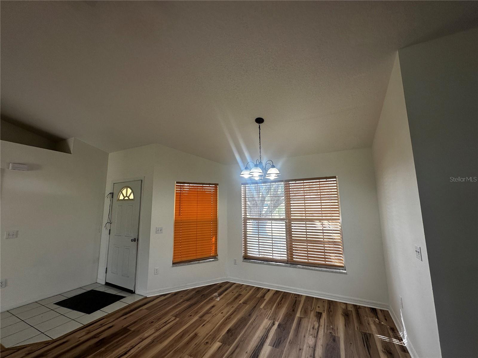 SUN COUNTRY ESTATE - Residential Lease