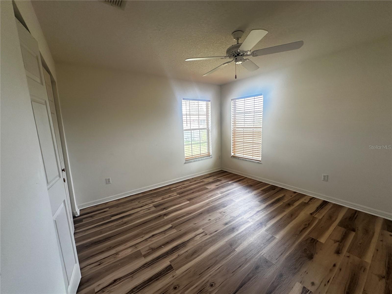 SUN COUNTRY ESTATE - Residential Lease