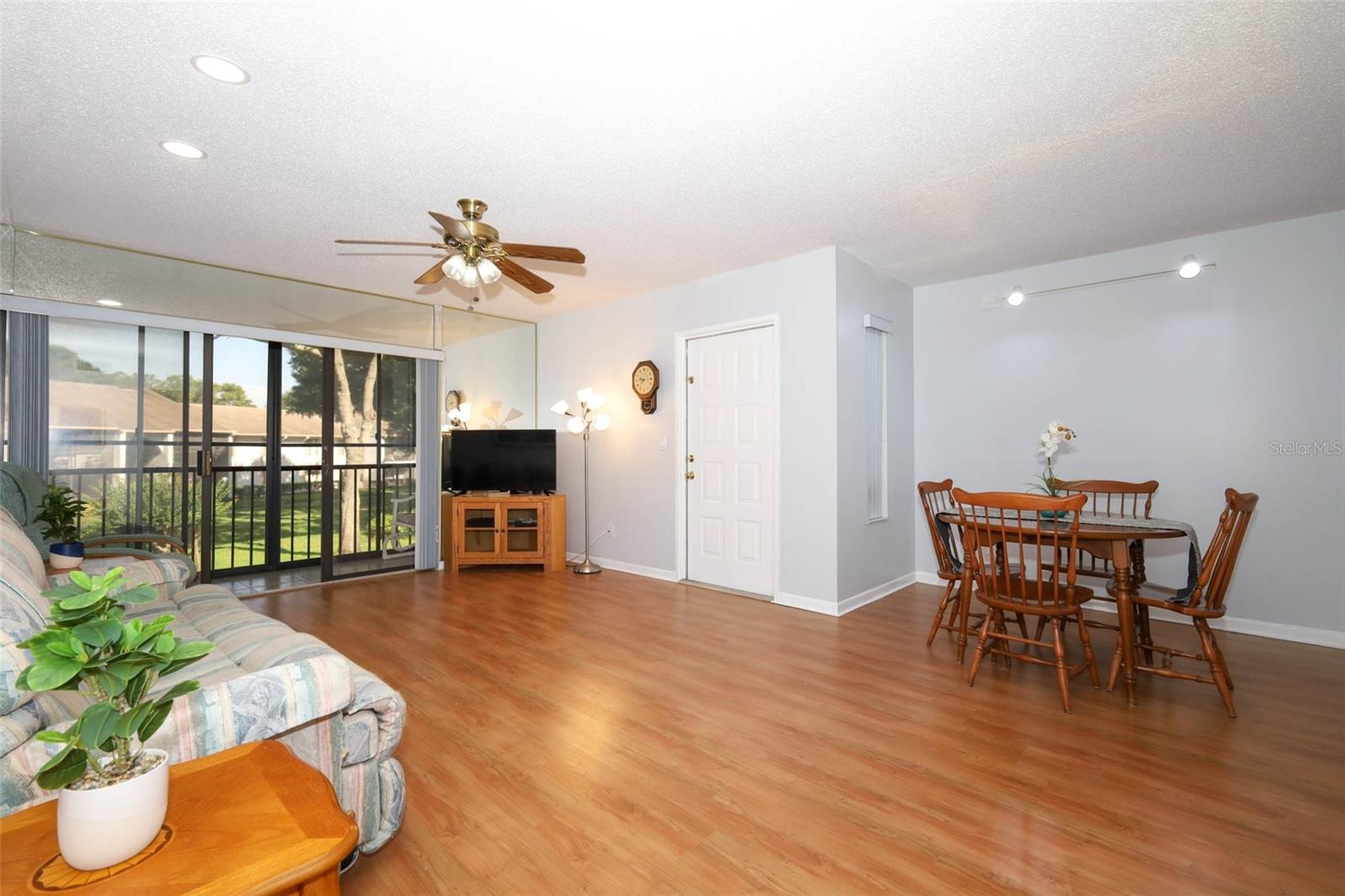 954 COURTYARD LANE 52