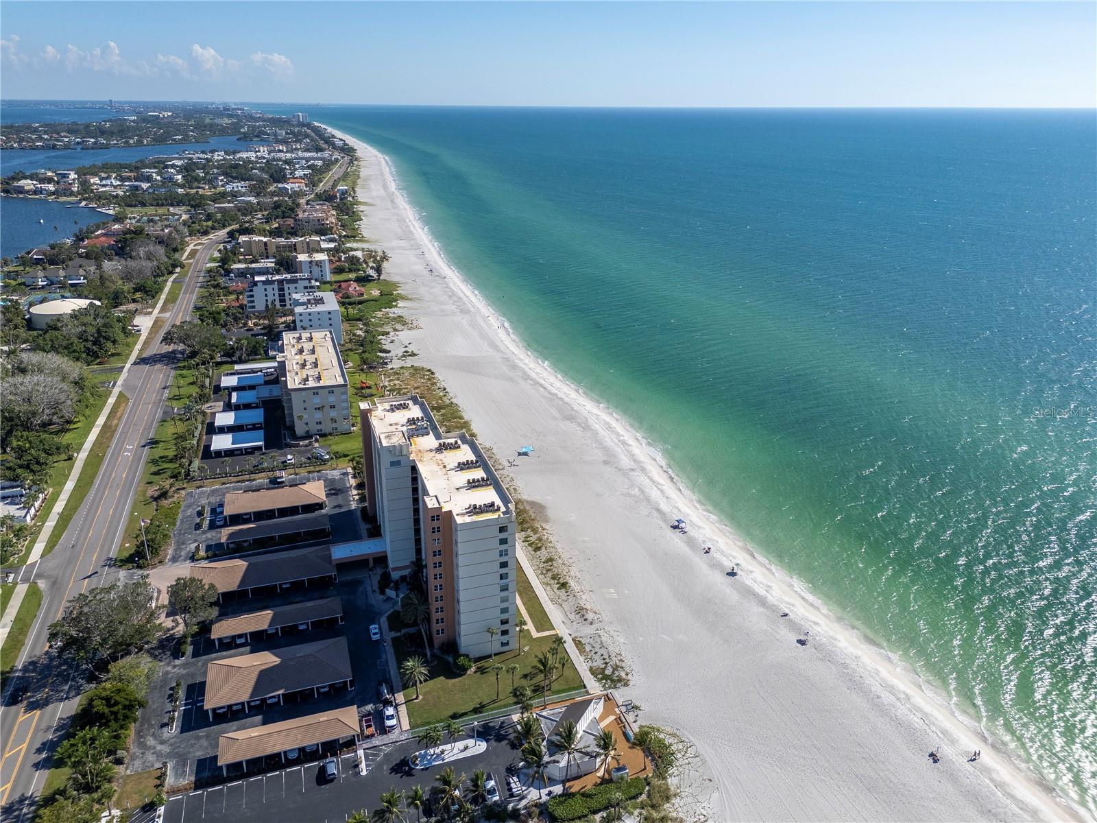 LONGBOAT HARBOUR - Residential