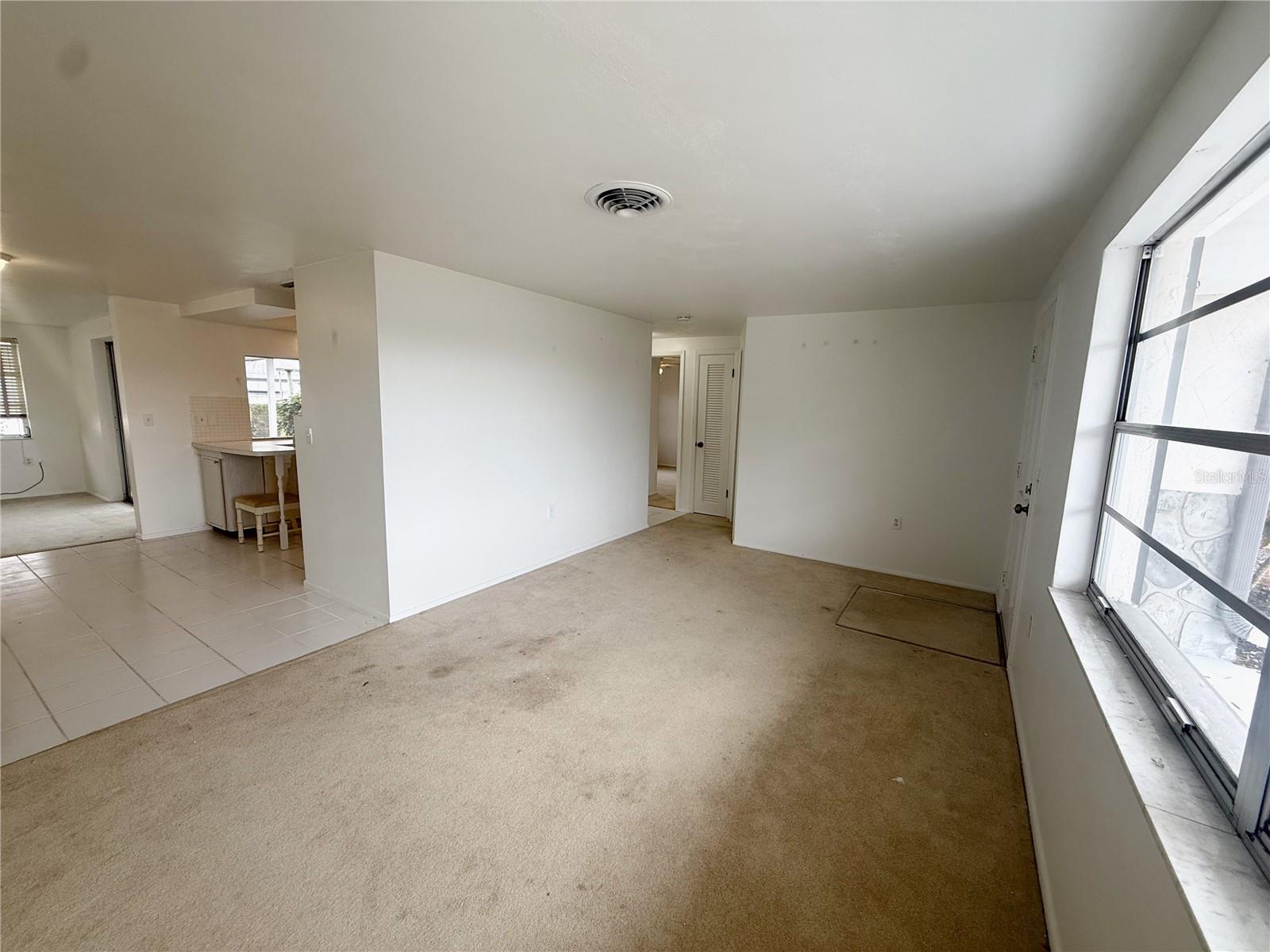 COLONIAL HILLS - Residential