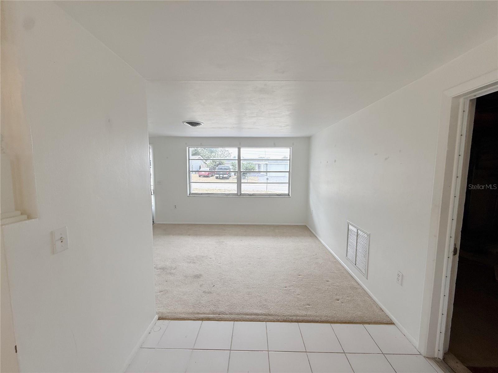 COLONIAL HILLS - Residential