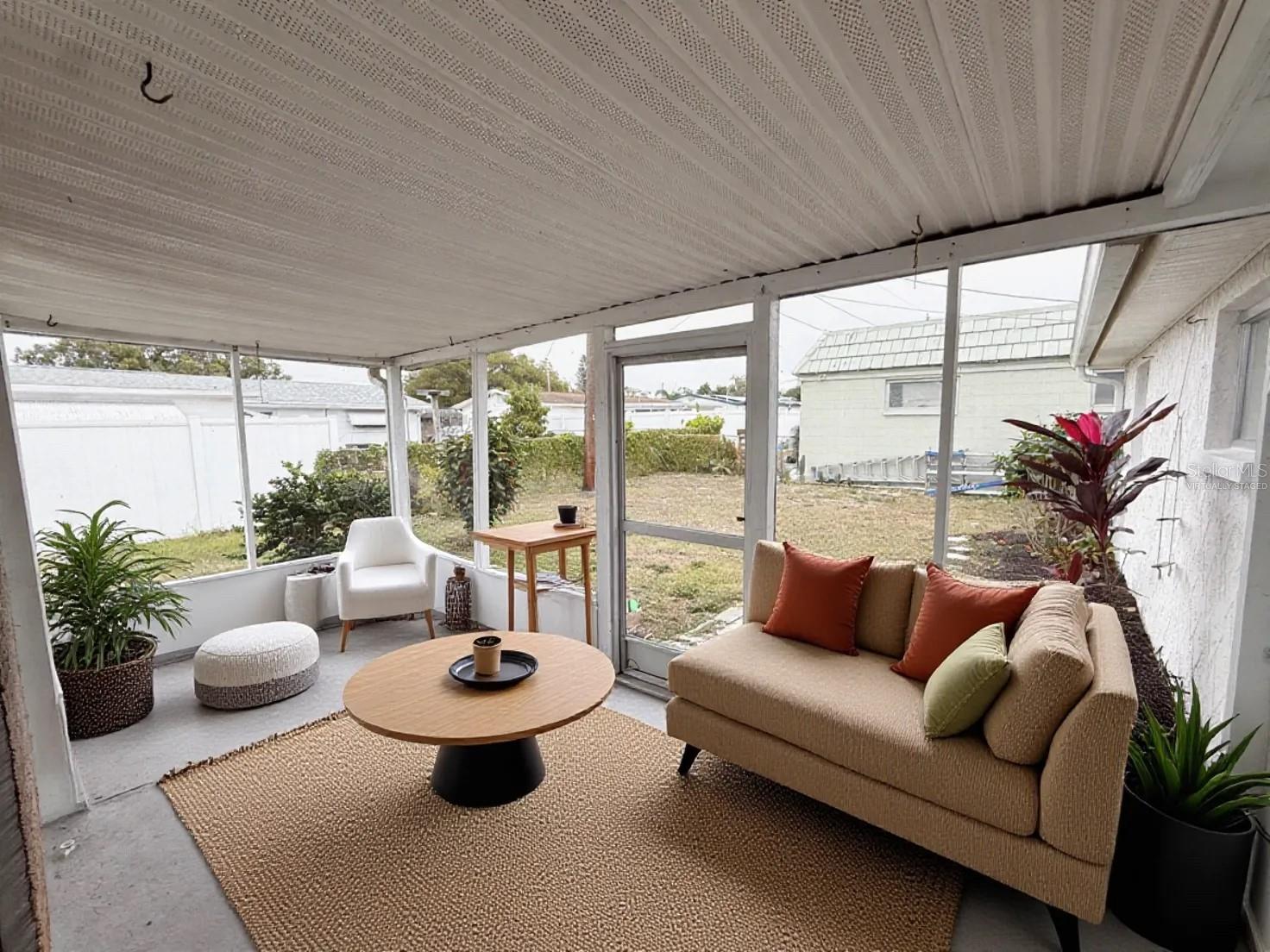 COLONIAL HILLS - Residential